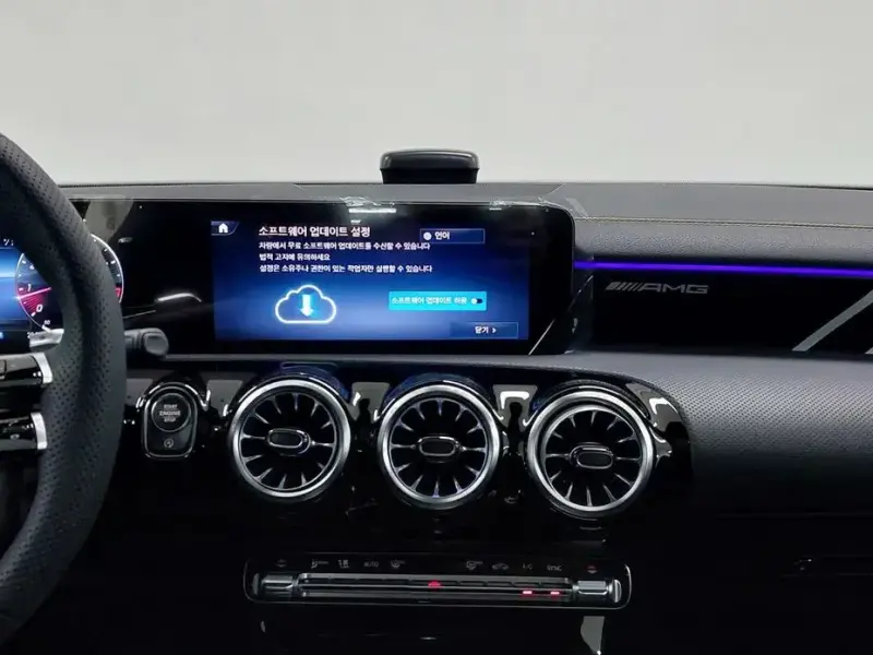 2025 Mercedes-Benz CLA с пробегом 15 км