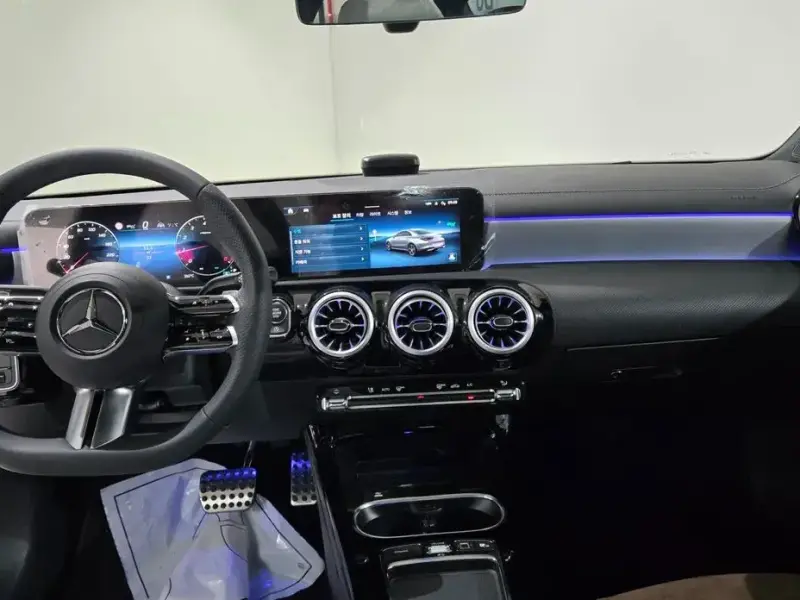 2025 Mercedes-Benz CLA с пробегом 33 км
