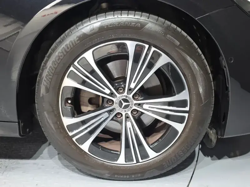 2024 Mercedes-Benz E-Класс с пробегом 28 981 км