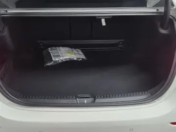 2024 Mercedes-Benz E-Класс с пробегом 8 300 км