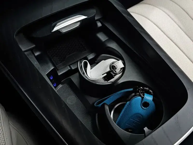 2025 Mercedes-Benz E-Класс с пробегом 771 км