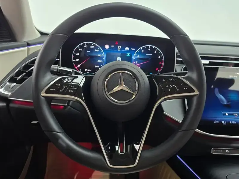 2025 Mercedes-Benz E-Класс с пробегом 13 245 км