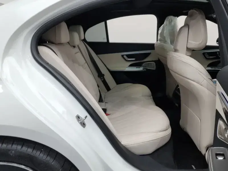 2025 Mercedes-Benz E-Класс с пробегом 3 043 км