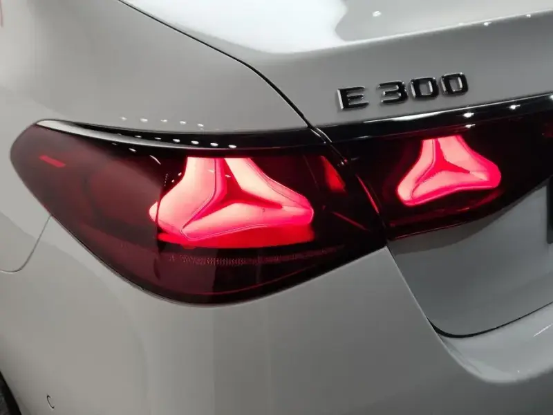 2025 Mercedes-Benz E-Класс с пробегом 3 043 км