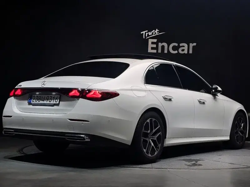2024 Mercedes-Benz E-Класс с пробегом 22 041 км