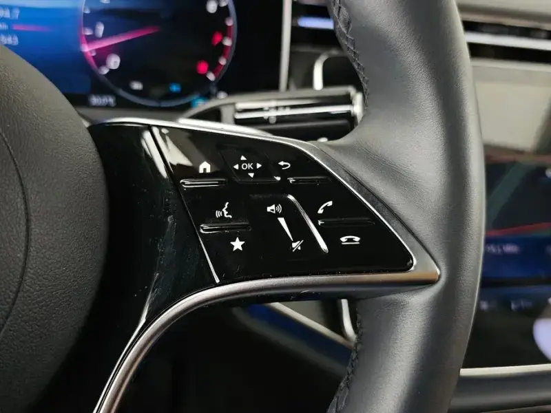 2025 Mercedes-Benz E-Класс с пробегом 24 543 км