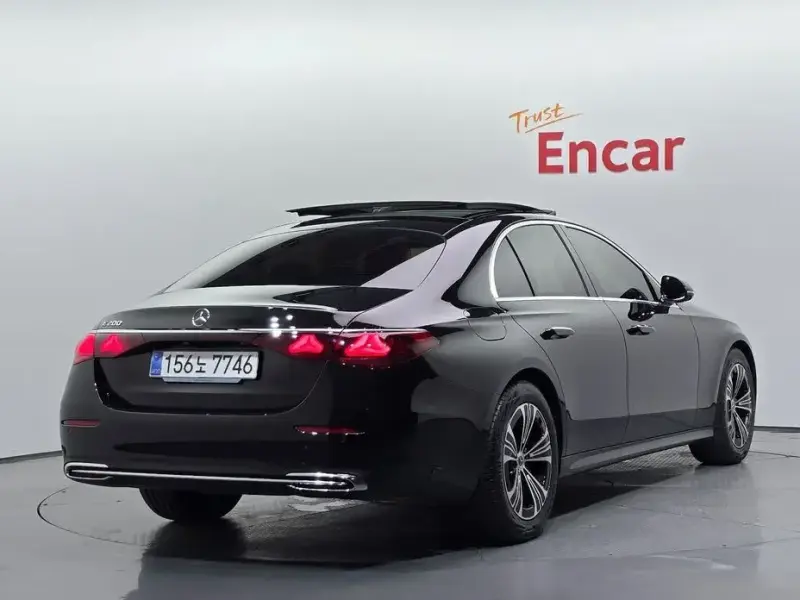 2025 Mercedes-Benz E-Класс с пробегом 13 975 км