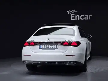 2024 Mercedes-Benz E-Класс с пробегом 12 279 км