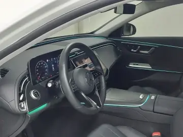 2025 Mercedes-Benz E-Класс с пробегом 10 148 км