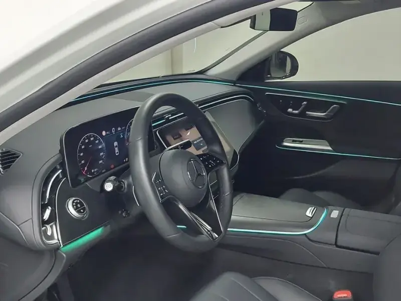 2025 Mercedes-Benz E-Класс с пробегом 10 148 км
