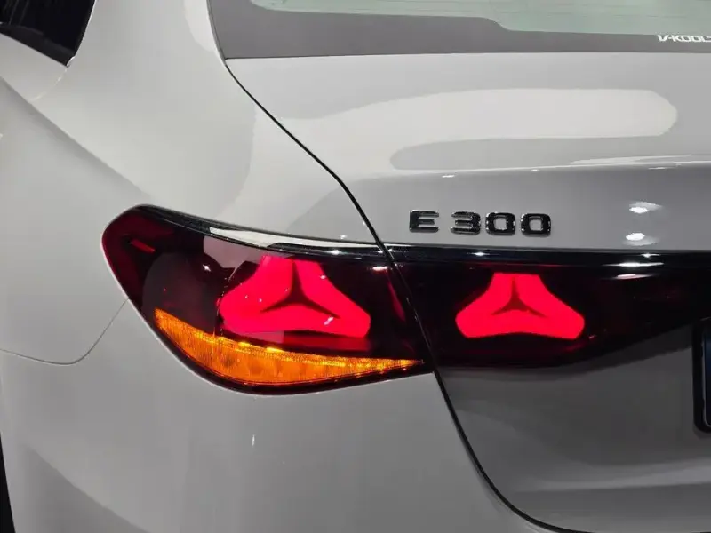 2024 Mercedes-Benz E-Класс с пробегом 12 279 км