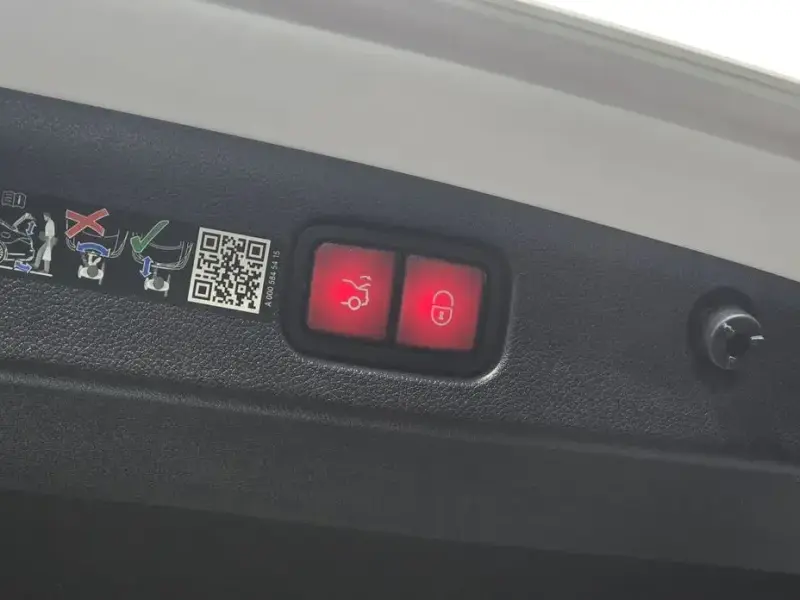 2024 Mercedes-Benz E-Класс с пробегом 12 279 км