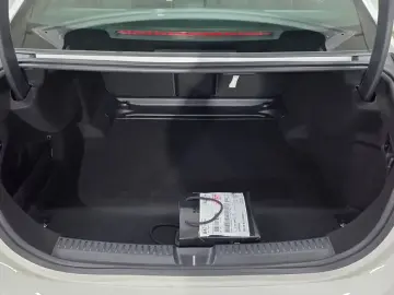2025 Mercedes-Benz E-Класс с пробегом 13 099 км