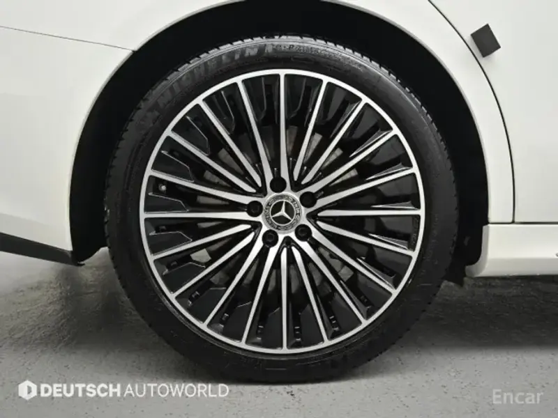 2024 Mercedes-Benz E-Класс с пробегом 28 057 км