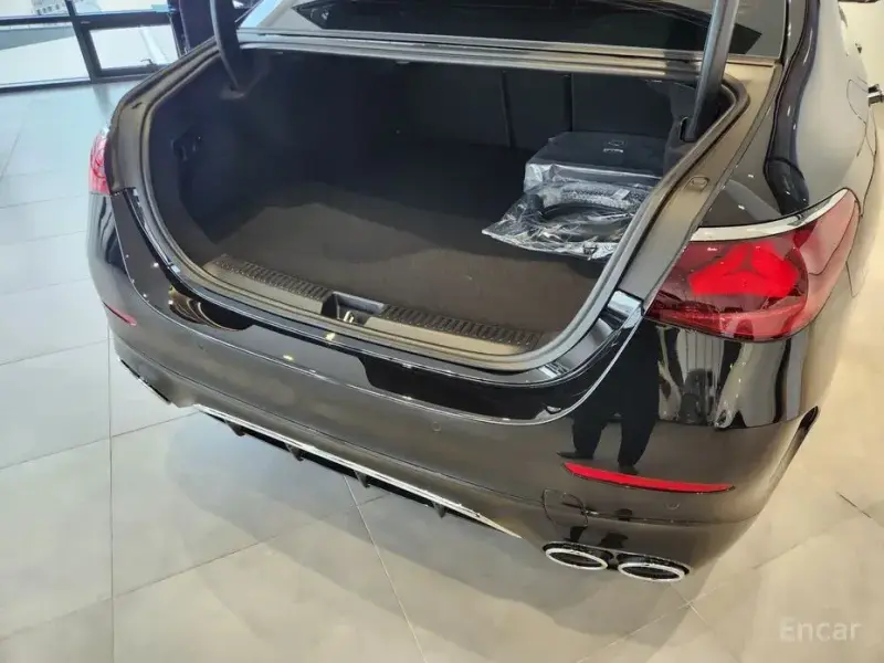 2025 Mercedes-Benz E-Класс с пробегом 3 045 км