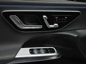 2025 Mercedes-Benz E-Класс с пробегом 11 185 км