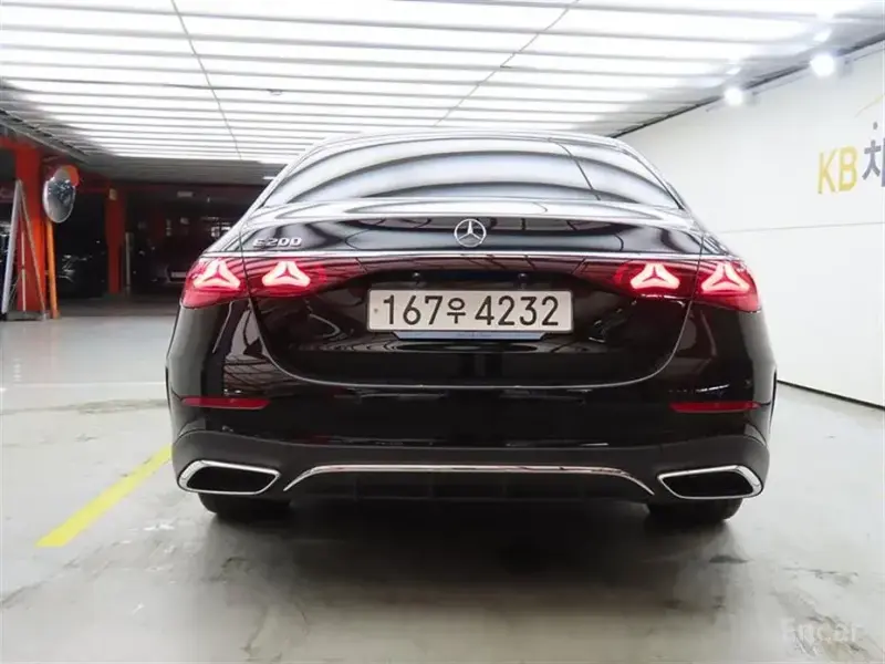 2025 Mercedes-Benz E-Класс с пробегом 11 673 км