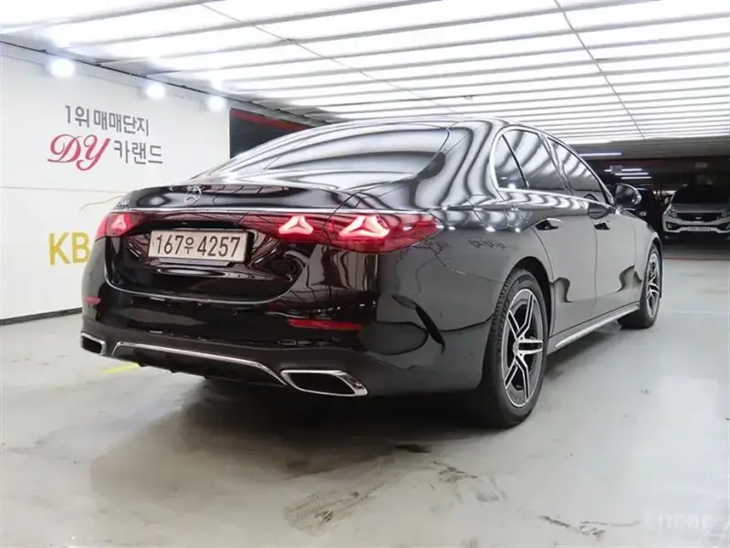 2025 Mercedes-Benz E-Класс с пробегом 9 137 км