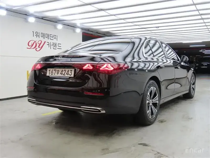 2025 Mercedes-Benz E-Класс с пробегом 11 212 км