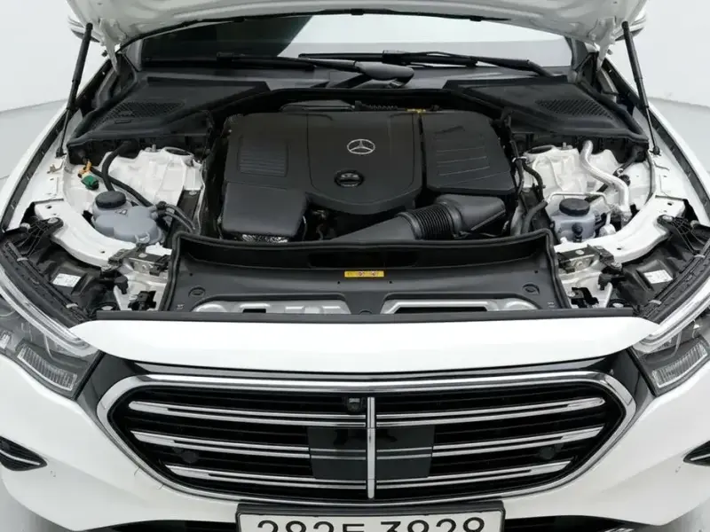 2025 Mercedes-Benz E-Класс с пробегом 9 939 км