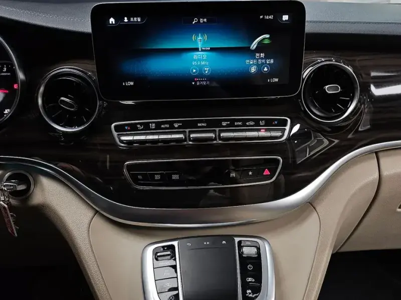 2021 Mercedes-Benz V-Класс с пробегом 112 594 км