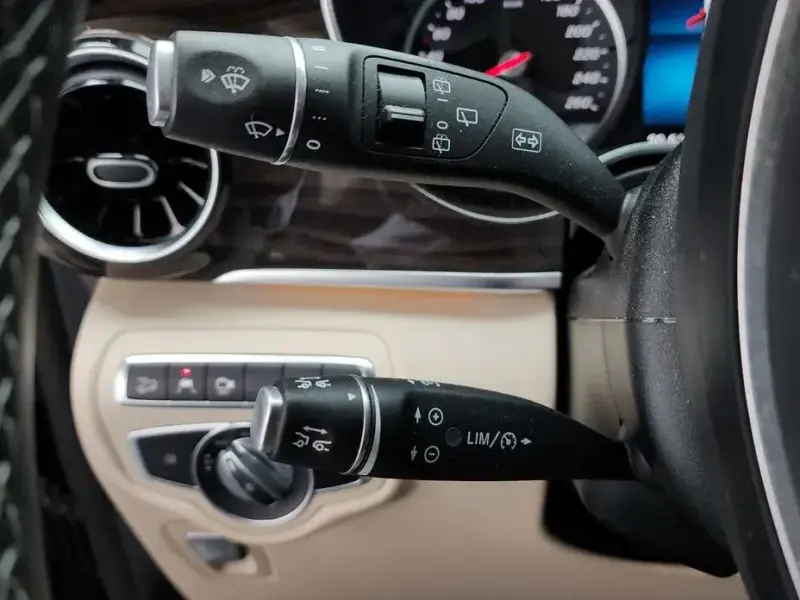 2022 Mercedes-Benz V-Класс с пробегом 83 703 км