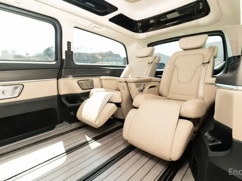 2025 Mercedes-Benz V-Класс с пробегом 28 км