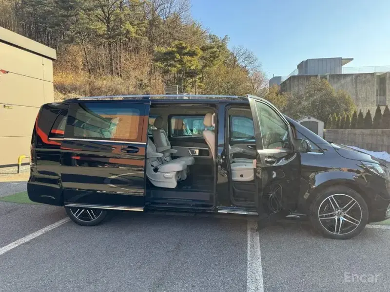 2025 Mercedes-Benz V-Класс с пробегом 28 км