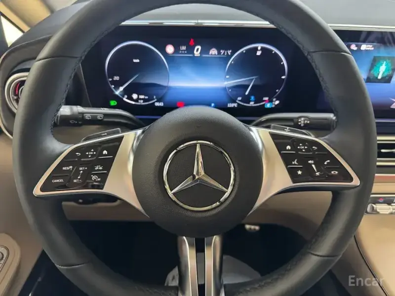 2025 Mercedes-Benz V-Класс с пробегом 28 км