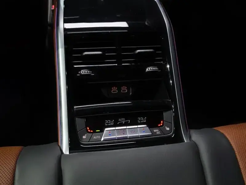 2022 BMW 8 серии с пробегом 32 007 км