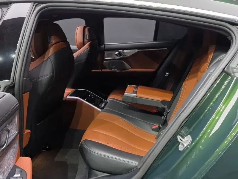 2022 BMW 8 серии с пробегом 32 007 км