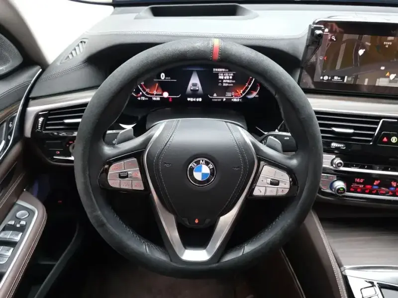 2022 BMW 6 серии с пробегом 83 919 км