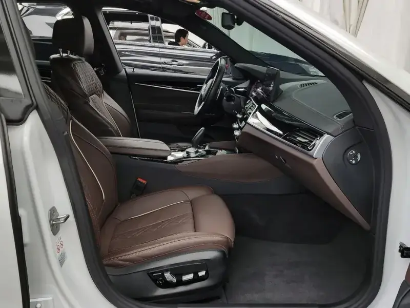 2023 BMW 6 серии с пробегом 33 614 км