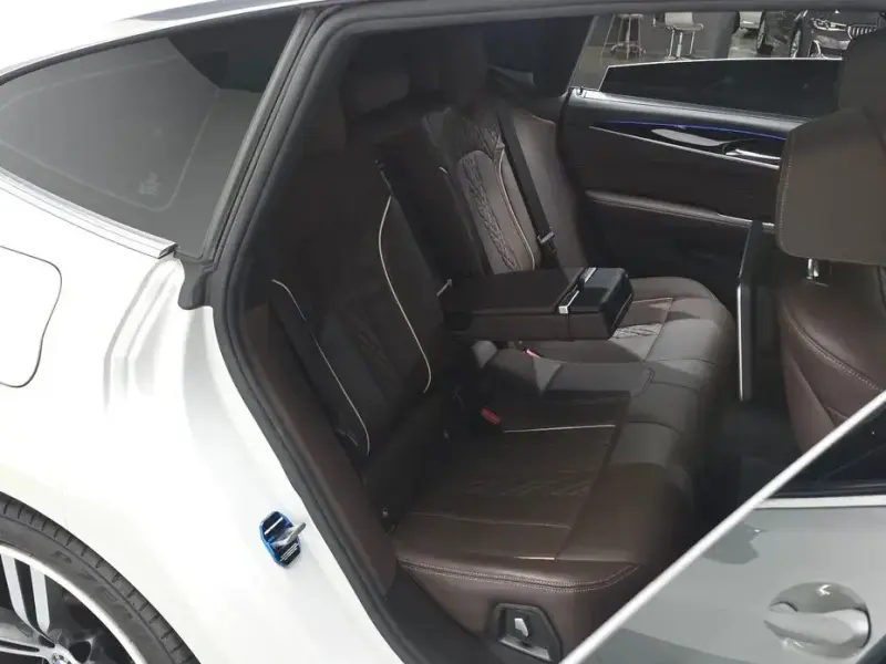 2022 BMW 6 серии с пробегом 44 072 км