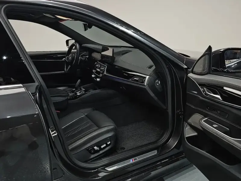 2023 BMW 6 серии с пробегом 21 339 км