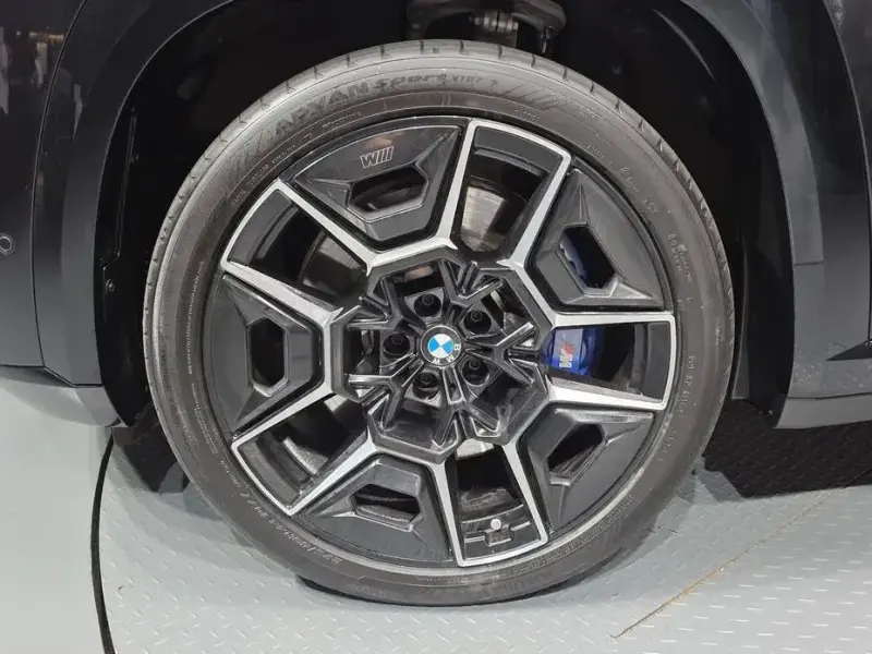 2024 BMW XM с пробегом 8 888 км