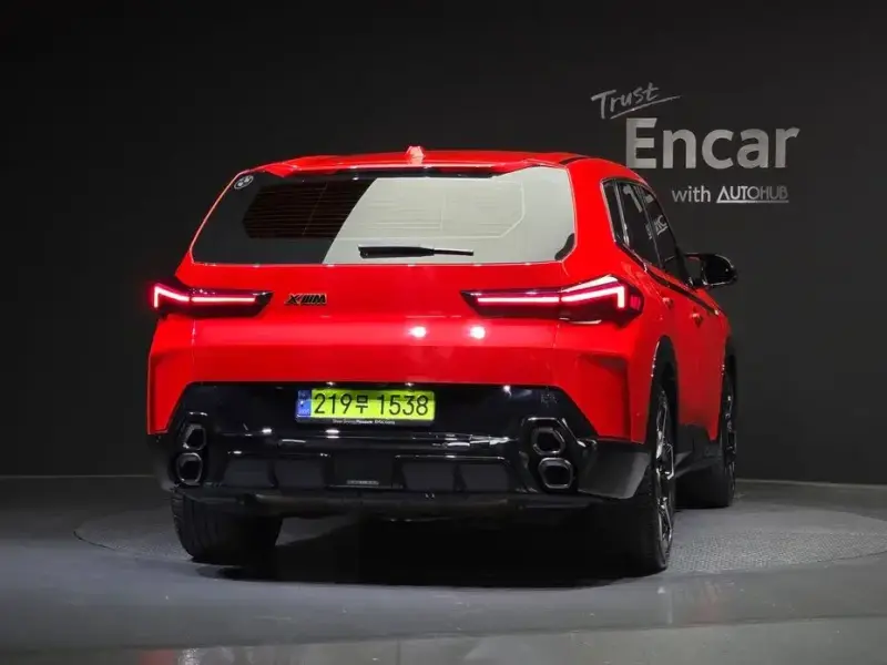 2023 BMW XM с пробегом 7 884 км
