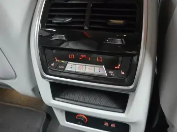 2023 BMW XM с пробегом 7 884 км