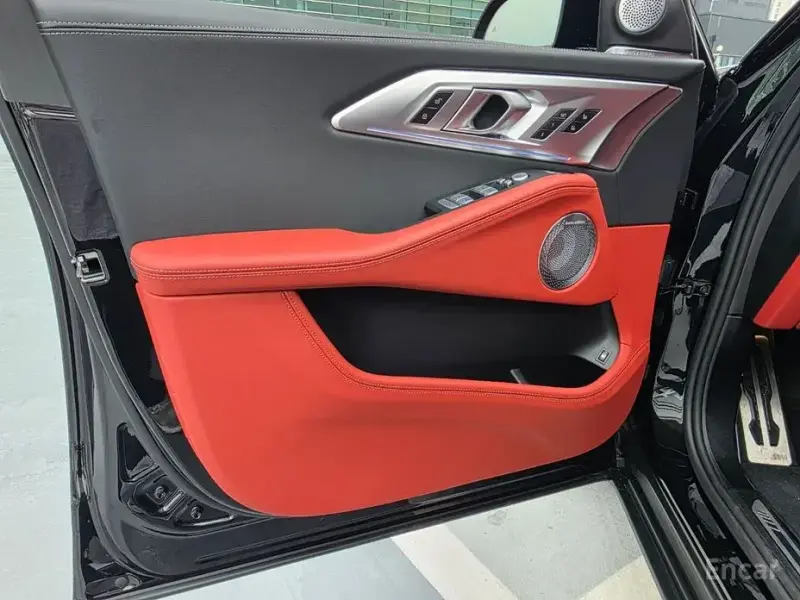 2025 BMW XM с пробегом 5 100 км