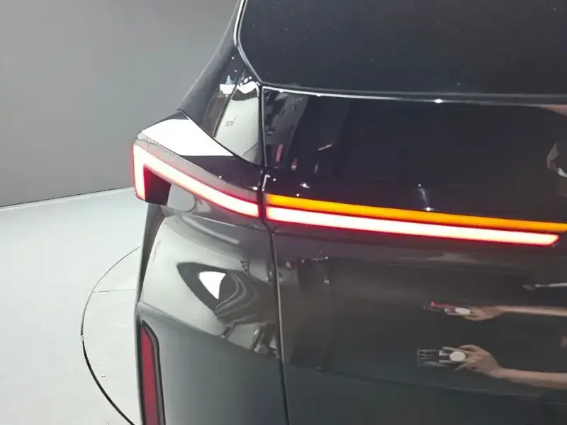 2023 BMW XM с пробегом 40 728 км
