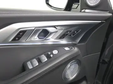 2025 BMW XM с пробегом 7 394 км