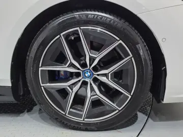 2024 BMW i5 с пробегом 23 021 км