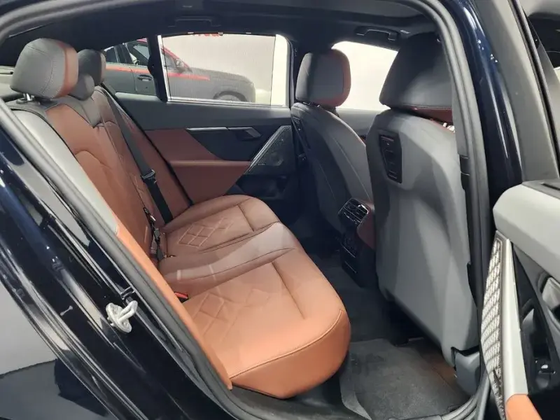 2026 BMW i5 с пробегом 2 362 км
