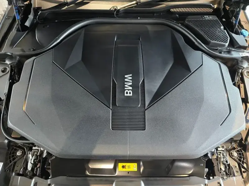 2025 BMW i5 с пробегом 12 901 км