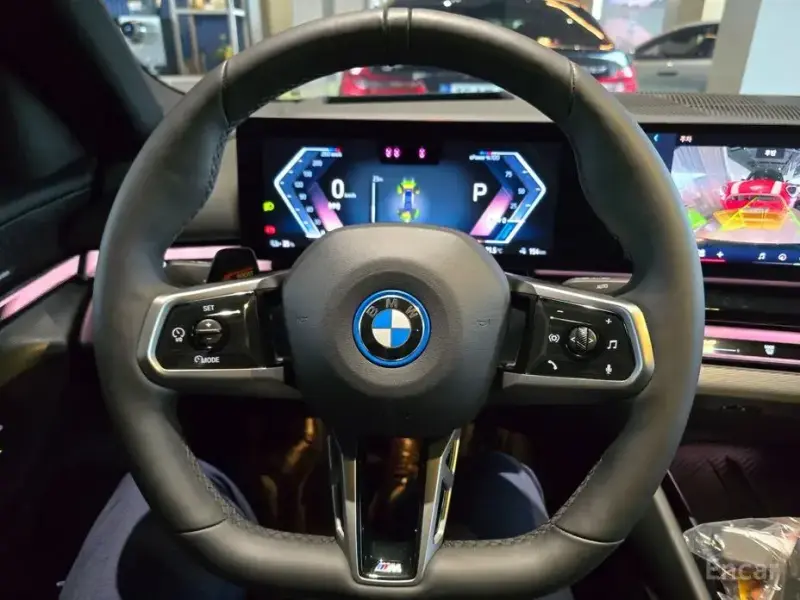 2025 BMW i5 с пробегом 12 901 км
