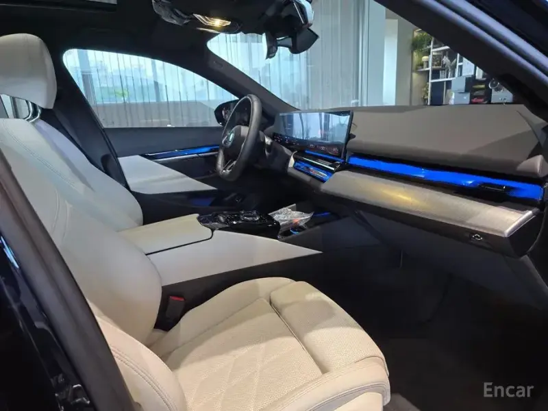 2025 BMW i5 с пробегом 12 901 км