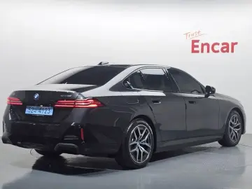 2025 BMW i5 с пробегом 1 015 км