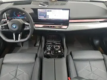 2025 BMW i5 с пробегом 1 015 км