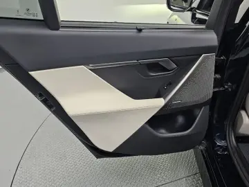 2025 BMW i5 с пробегом 44 263 км