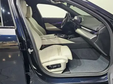 2025 BMW i5 с пробегом 44 263 км